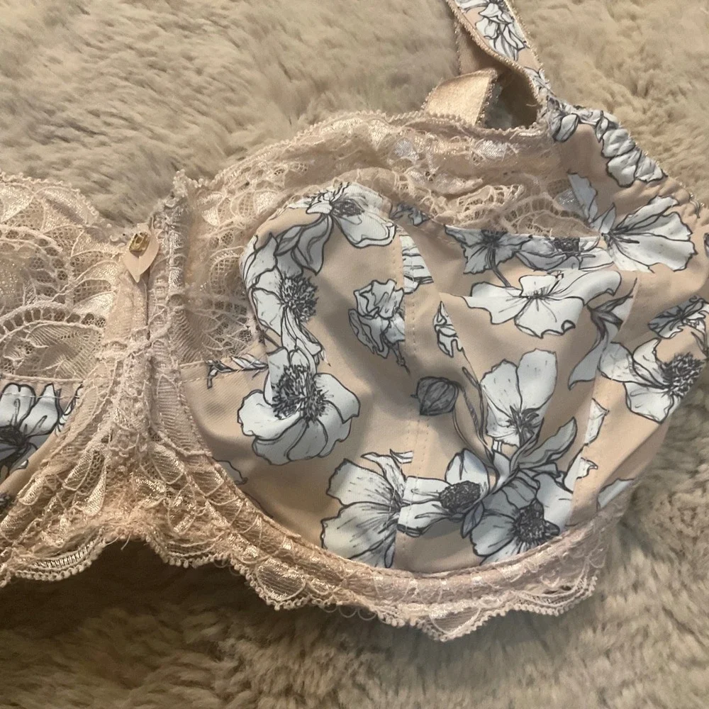 Fantasie Olivia Bra Size 30J Underwire Floral Cream Lace Side Support Womens‎